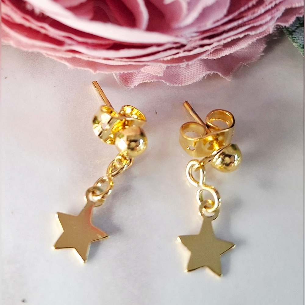Vintage 80s ⭐️✨️Golden Star Earrings